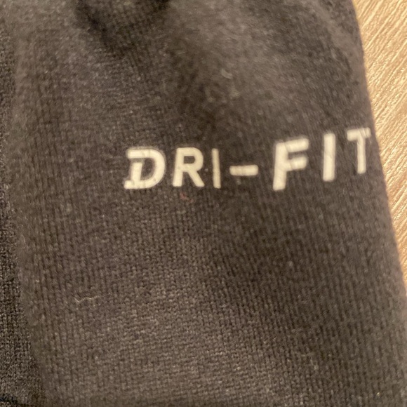 (5 for $25) kids Nike black jogger with zippered pockets - Picture 7 of 9